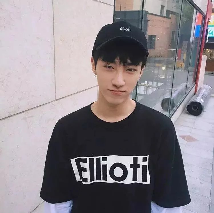 应凡毅睿