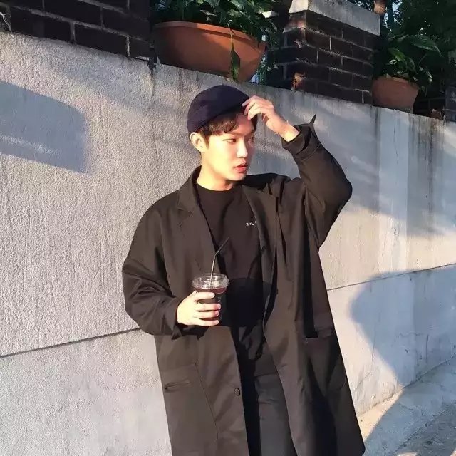 封厚莲玲
