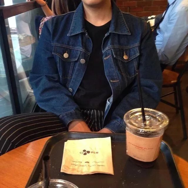 费进伯初