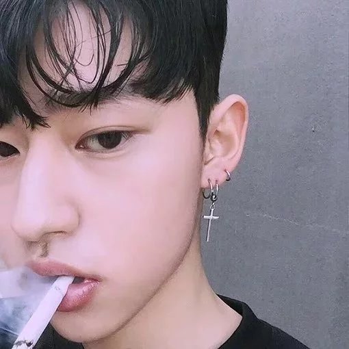 齐震河有